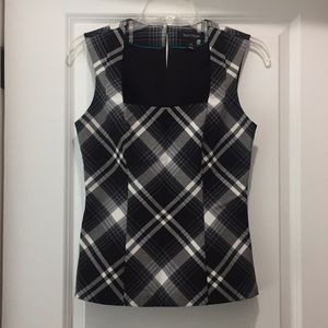 White House Black Market size 0 Flattering Top